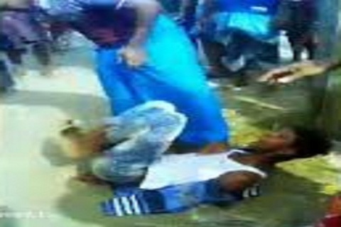 বরিশালে শিশুকে হাত-পা বেঁধে নির্যাতন